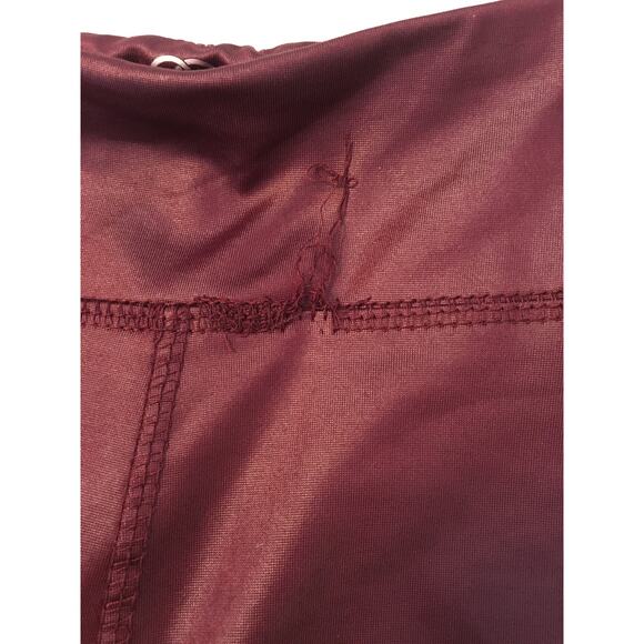 NWT Daisy Fuentes Fit, Medium Leggings With Side Seam Cut Outs - Picture 4 of 6